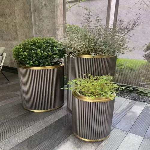 户外不锈钢花箱室外商业街铁艺花槽外摆售楼部市政围栏隔断种植箱