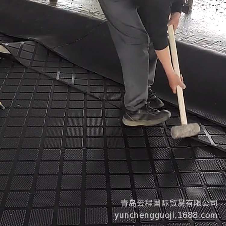 特惠冬季牛场防滑黑色畜牧垫 公园长颈鹿梅花鹿驴用卧床垫