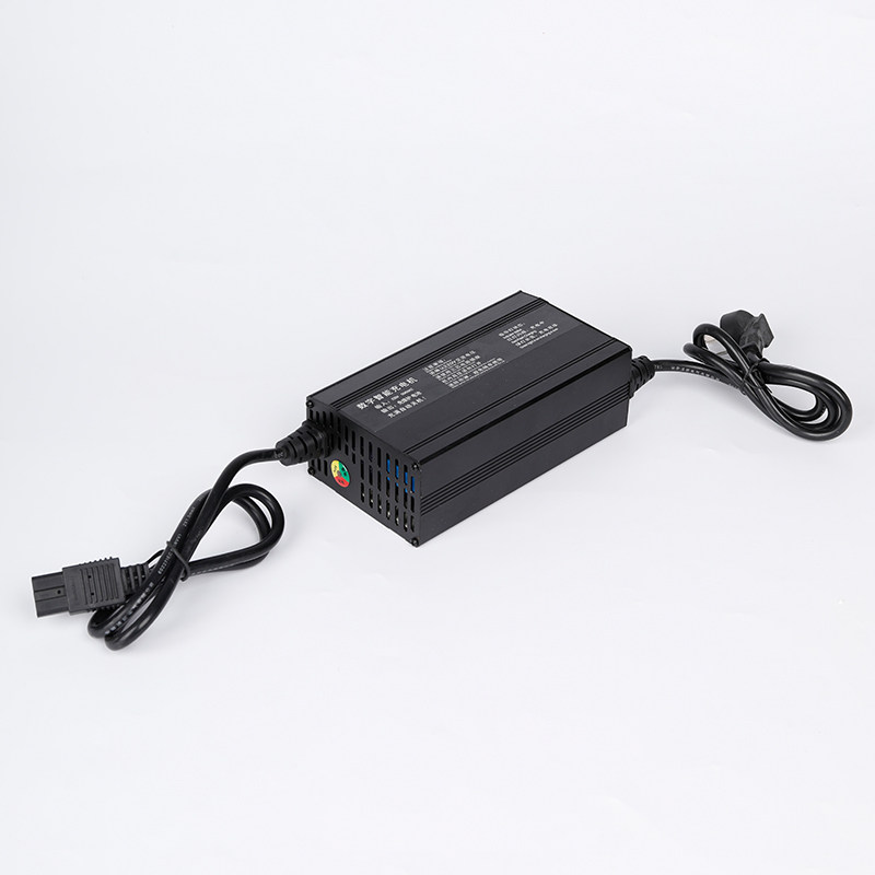 60v15a电动四轮车电轿大功率充电器48V10A12a18a72v100ah电动汽车