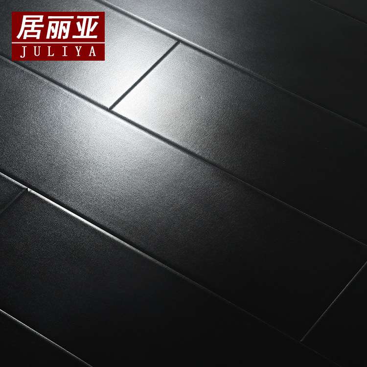 强化复合木地板12mm个性纯黑白色亮面平面浮雕色工程家用酒吧店面