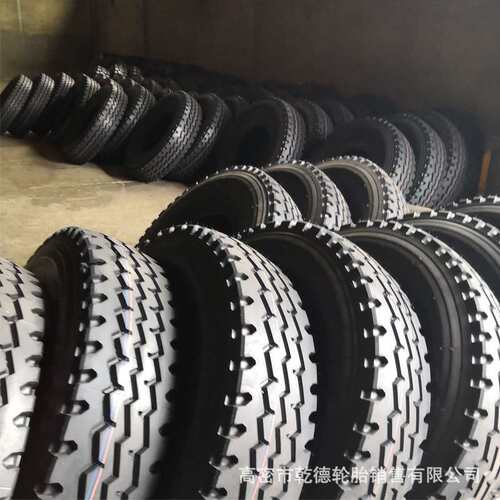 现货直销卡车钢丝轮胎 650 700 825R16LT轮胎 货车全钢子午线轮胎