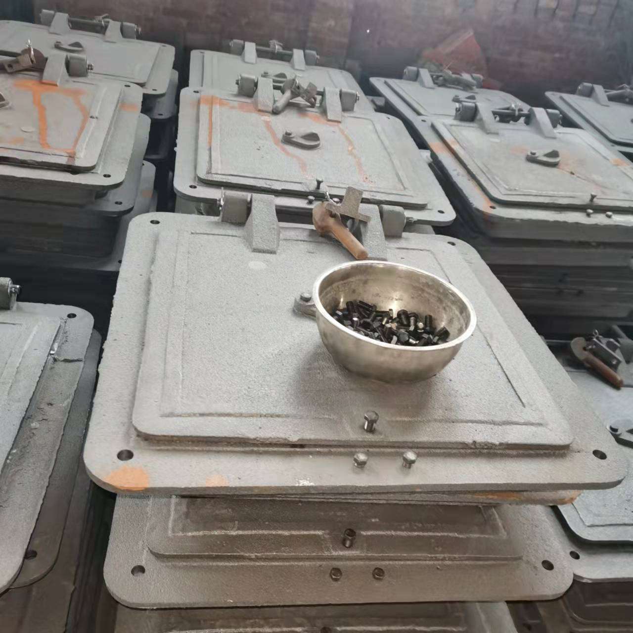 锅炉配件 锅炉炉门 炉排 人孔门 炉排片 正压炉门 圆炉门拱形炉门