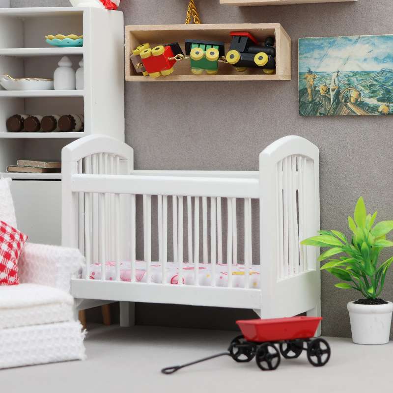 1:12娃娃屋dollhouse迷你家具模型工艺品儿童房微场景白色小人床