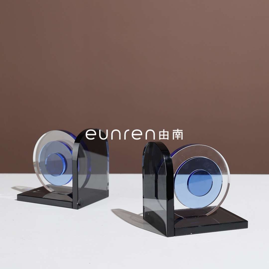 现代极简创意蓝眼睛创意书挡书靠摆件书房样板间办公室桌面装饰品