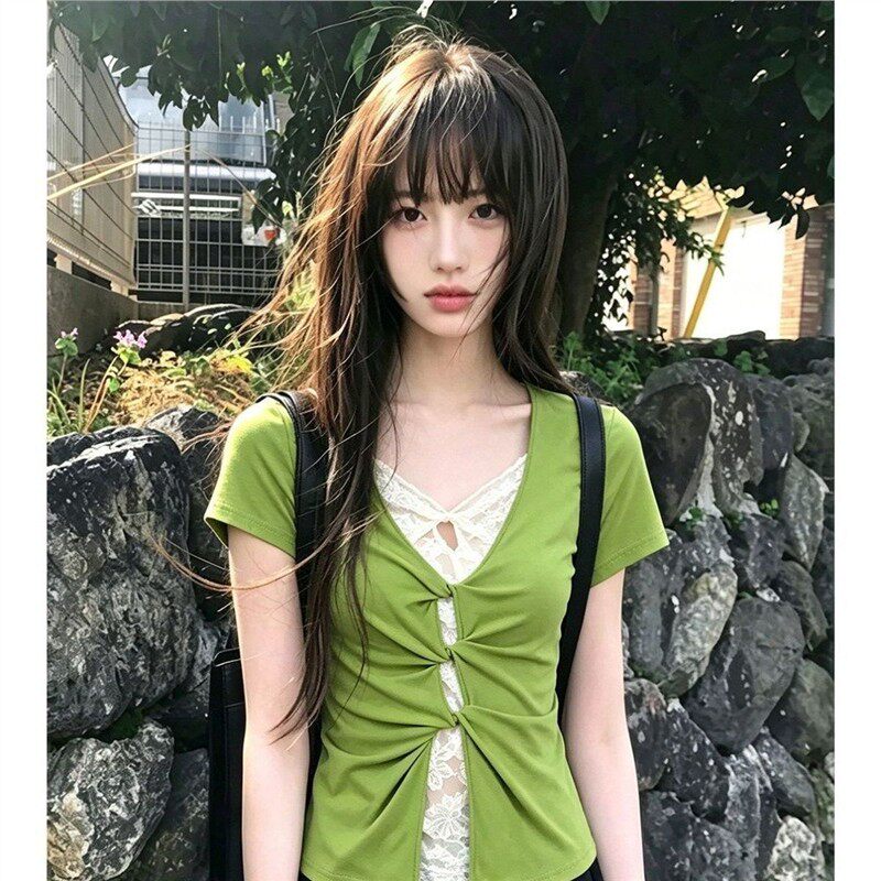 绿色假两件蕾丝v领短袖女夏季扭结镂空正肩t恤修身显瘦多巴胺上衣