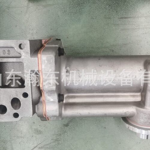 推土机     SD22 SD32 发动机油冷器 3053393