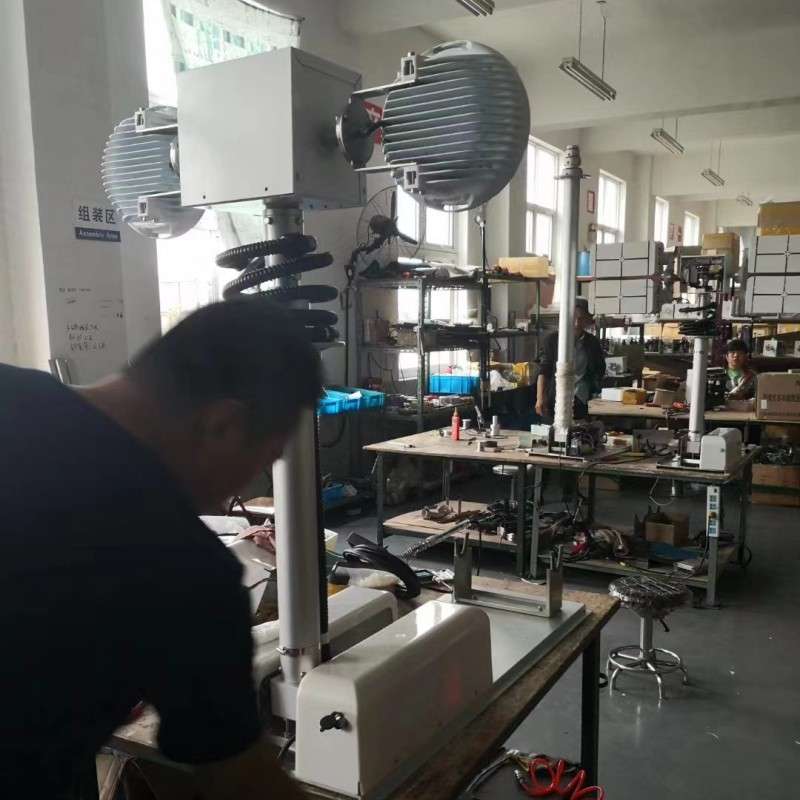 移动车载照明灯可折叠升降监控灯遥控照明装置曲臂倒伏led