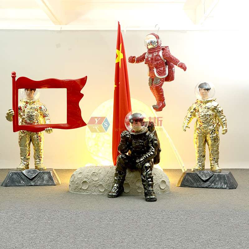 深圳市龙岗区依塔斯可发光太空人玻璃钢雕塑科学馆展示IP美陈雕塑