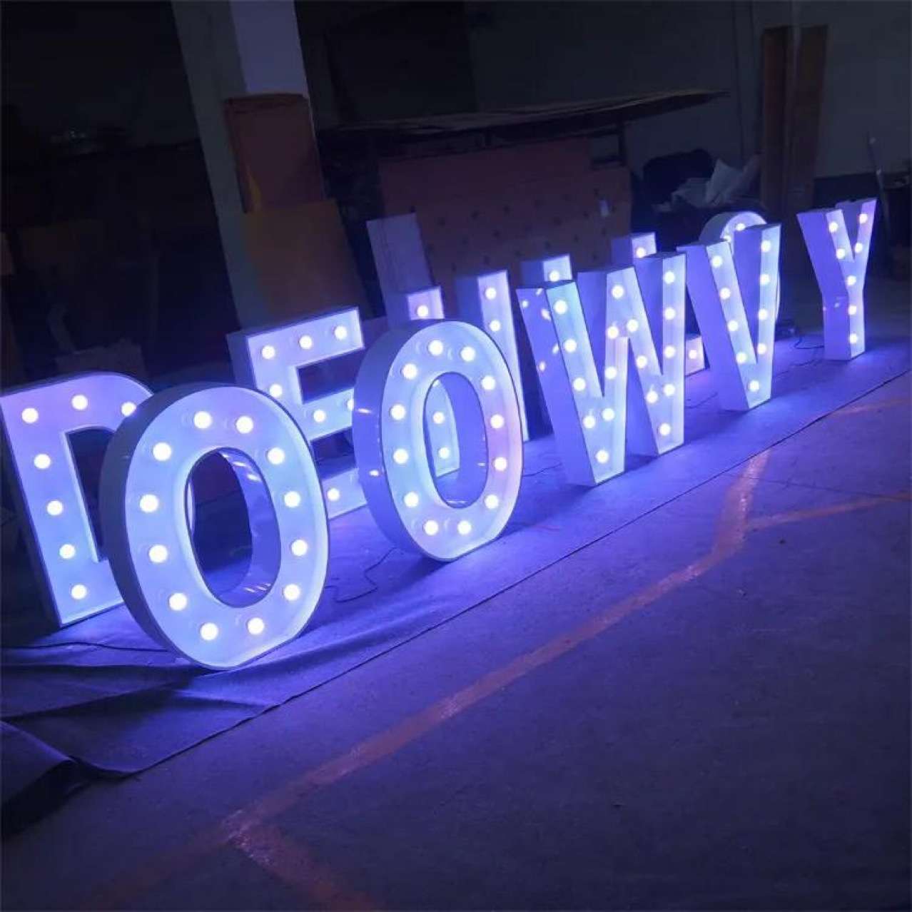门店招牌亚克力发光字金属love字母发光字led灯牌户外立体字灯箱