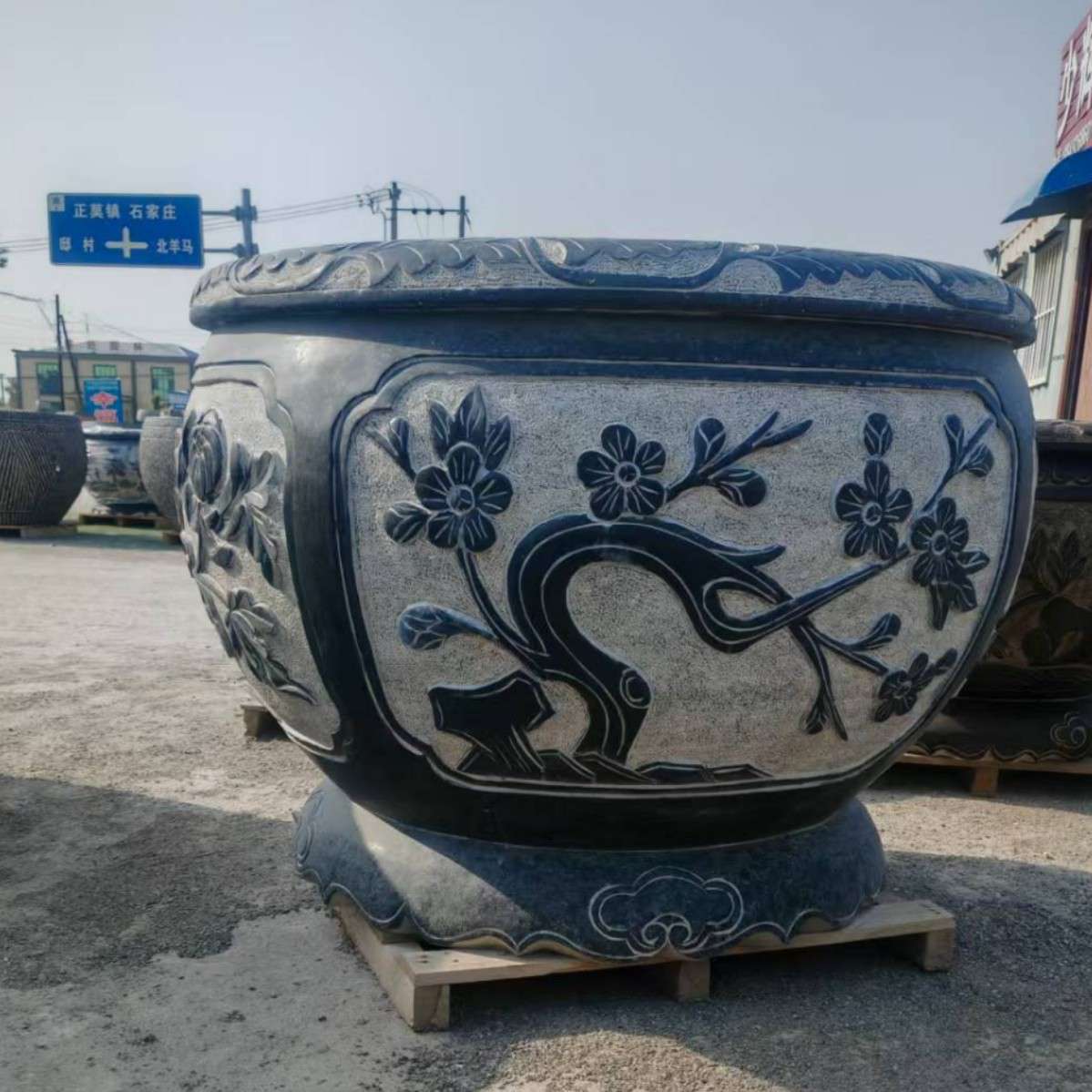 青石百福缸鱼缸门海聚宝盆荷叶莲花摆件厂家加工仿古大型养鱼鱼缸