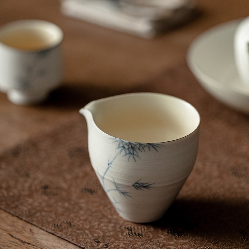 蕴华堂 陶瓷手绘竹公道杯家用办公匀杯分茶器侘寂风粉引茶海公杯