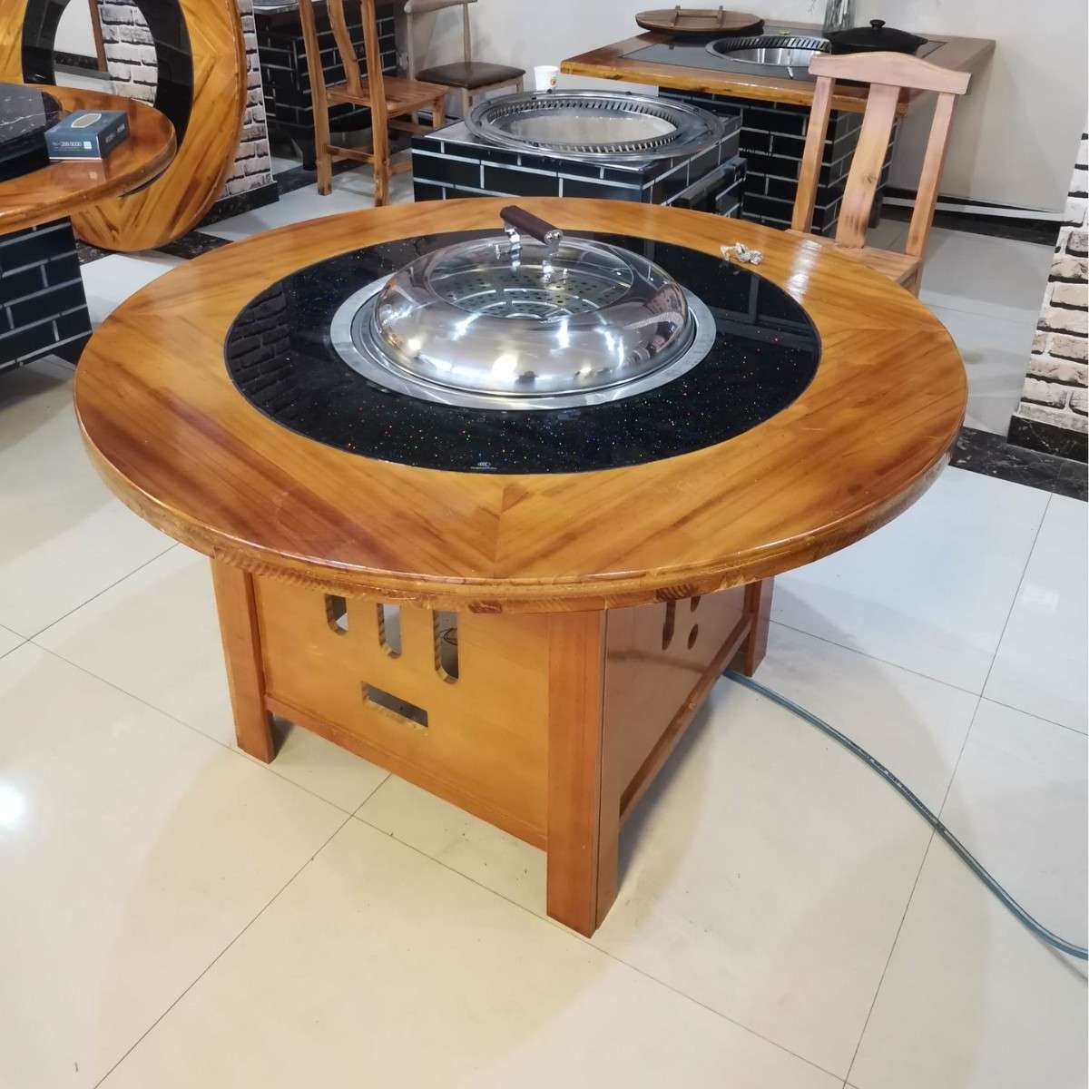 地锅鸡灶台 柴火铁锅炖灶饭店商用户外多种样式柴火鸡专用灶桌