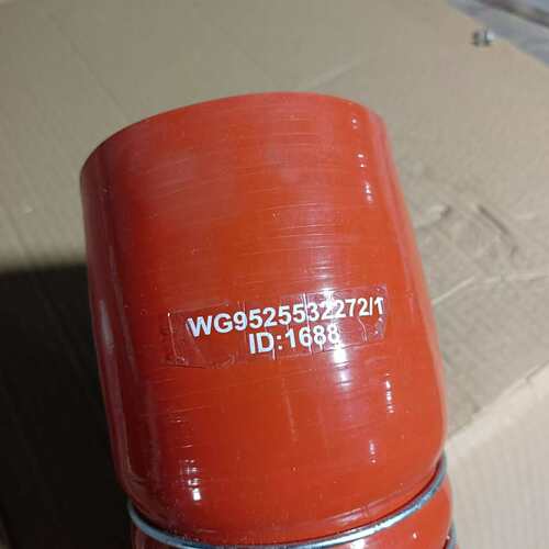 厂家供应重汽豪沃TX汕德卡豪瀚中冷器进气出气胶管WG9525532272