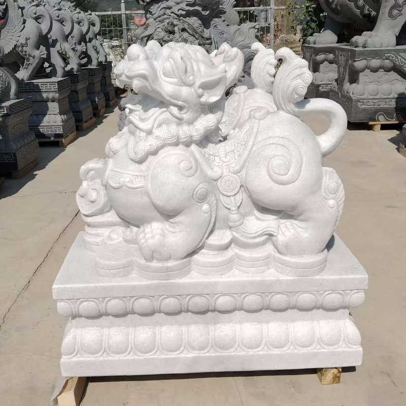 石雕貔貅一对晚霞红汉白玉青石头麒麟厂家别墅庭院商场门口摆件