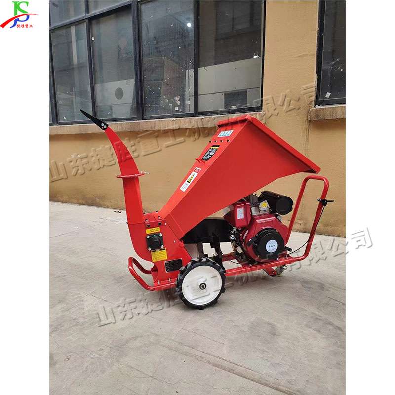 小型树枝秸秆粉碎机 园林树枝树杈破碎机 移动式道路修剪树枝机