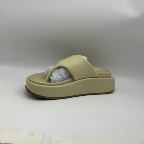 鞋码36码一双 撤柜孤品 品牌鞋 款式播 播间为准 货号S951