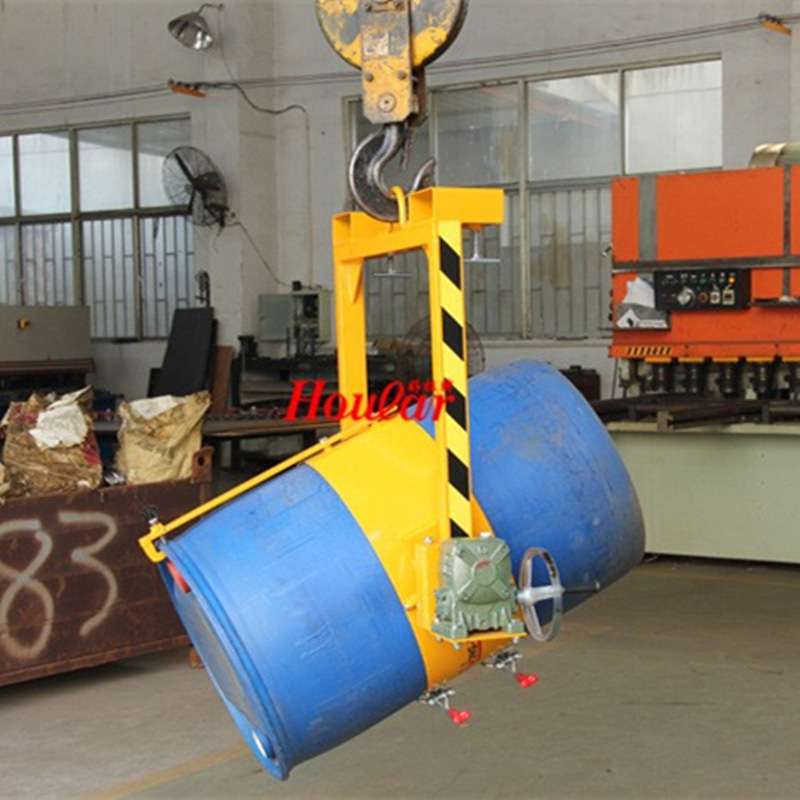 现货供应LM800抱箍式油桶吊具 手摇翻转油桶夹具 油桶倾倒工具