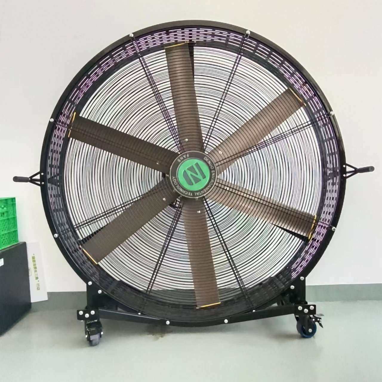 厂家直发直流移动式工业风扇大风力永磁无刷电机静音设计大风量