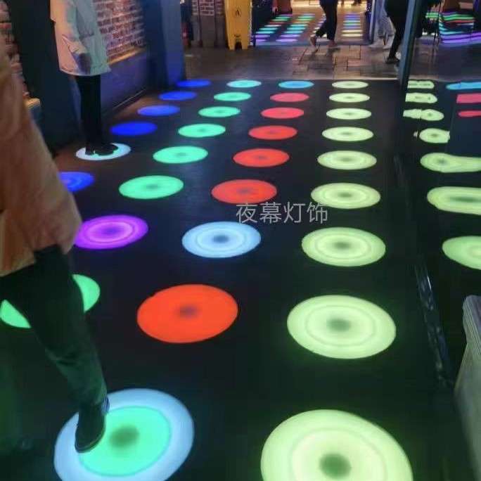 led重力感应地砖灯户外广场 地面脚踩互动感应发光音乐跳跳地砖灯