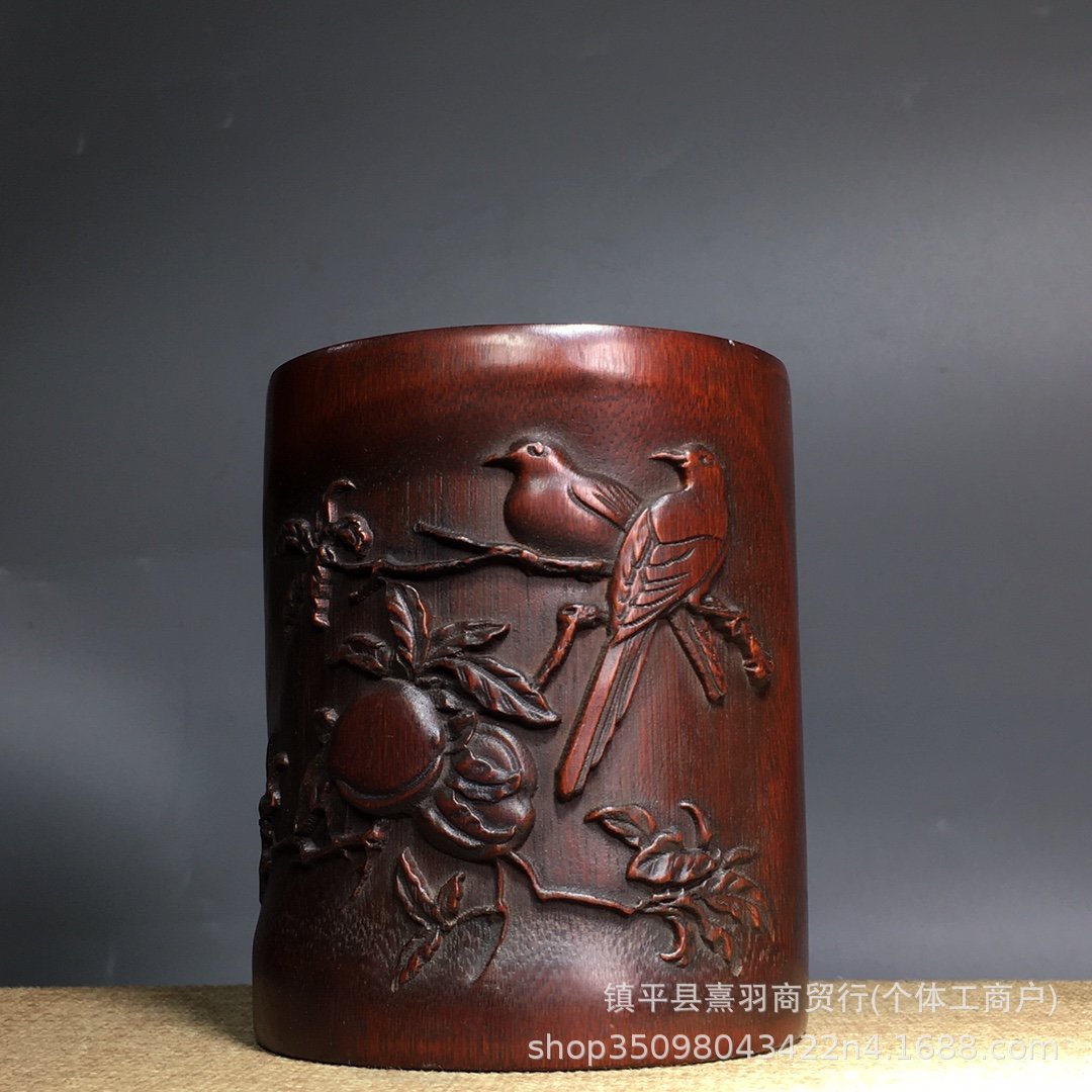 馆藏文案陈设大量直销仿古竹雕笔筒木雕手工雕刻漆器文具