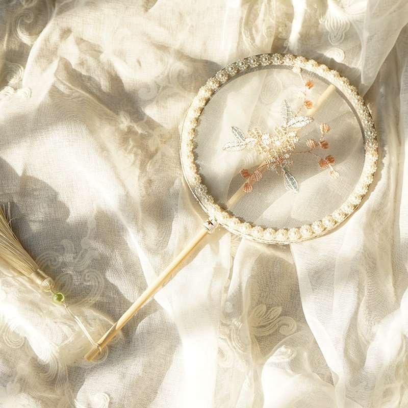 掌扇儿童扇子走秀汉服女童团扇宫扇小刺绣古风长柄舞蹈扇拍照古装