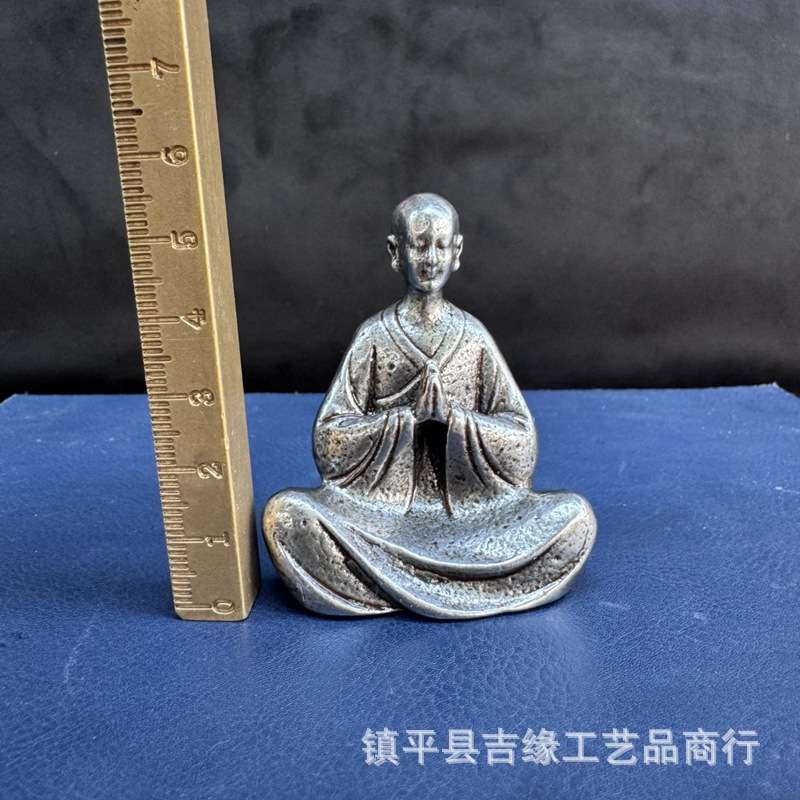 仿古铁器行礼僧坐佛和尚小摆件玄关茶室复古工艺品禅意摆件