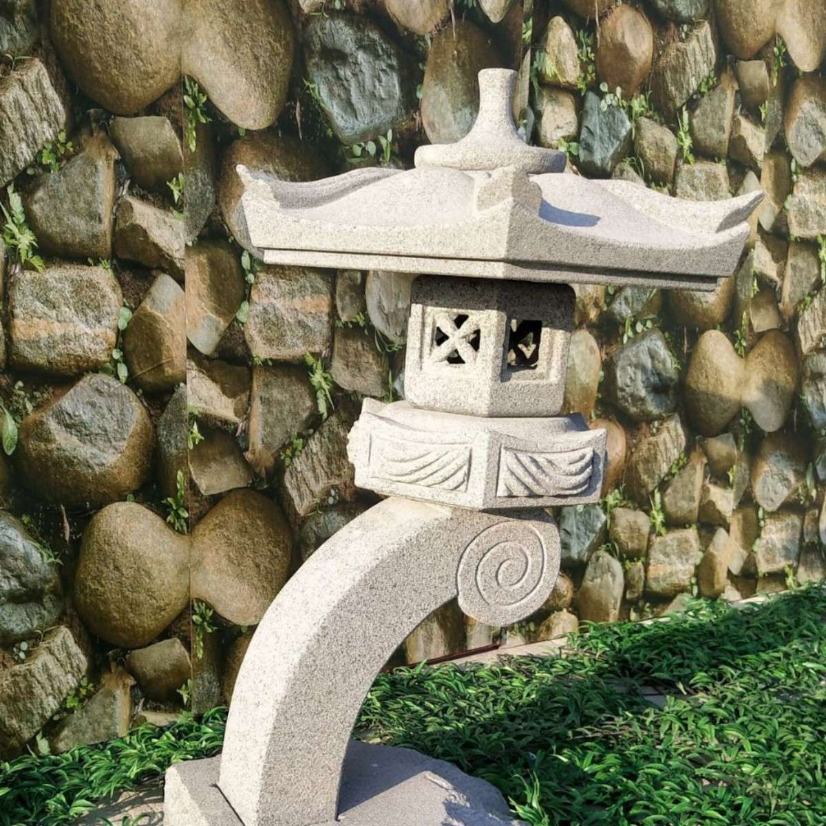 石灯笼青石仿古石灯日式 户外庭院景观装饰摆件 公园石雕灯塔厂家
