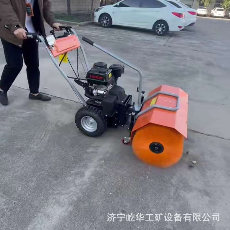 厂家供应小型扫雪机手推式可换抛头清雪机多功能自行走除雪机