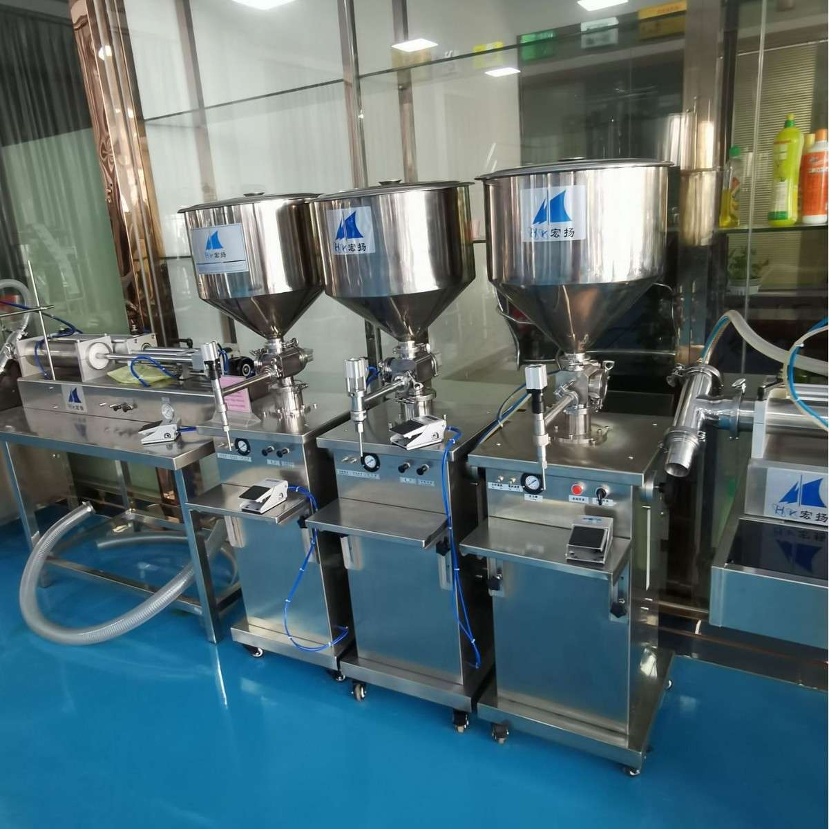 远杨机械膏液气动立式单头半自动灌装机黄油淡奶油瓶装灌装机