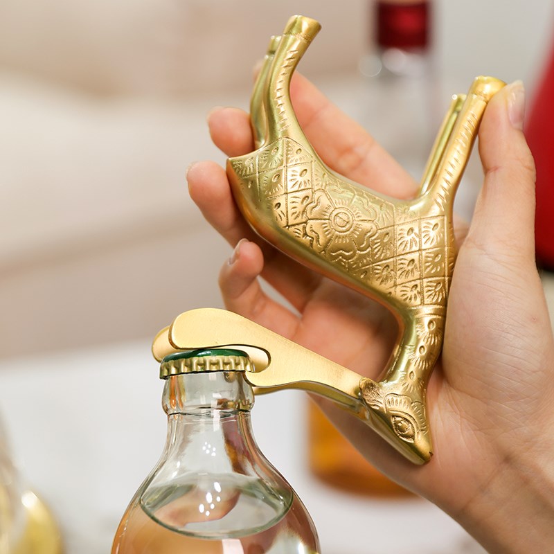轻奢黄铜创意造型小鹿啤酒开瓶器家用桌面摆件简约起瓶器装饰品
