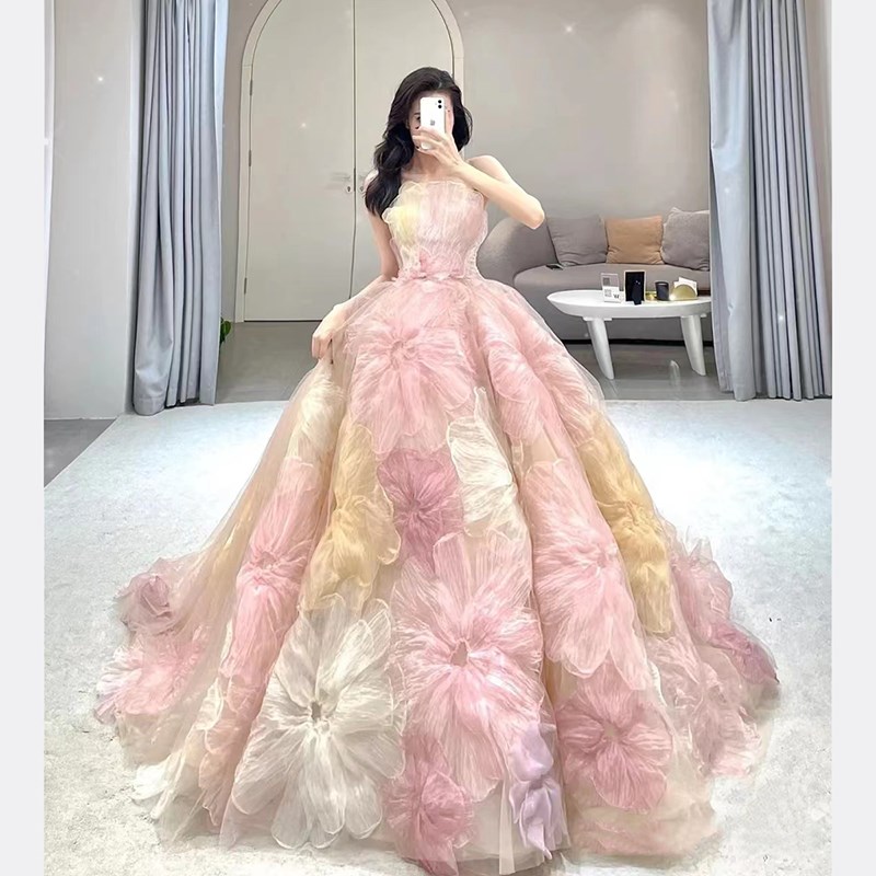 粉色主纱婚纱新娘2024新款抹胸出门纱粉色花朵礼服小个子高定款女图片