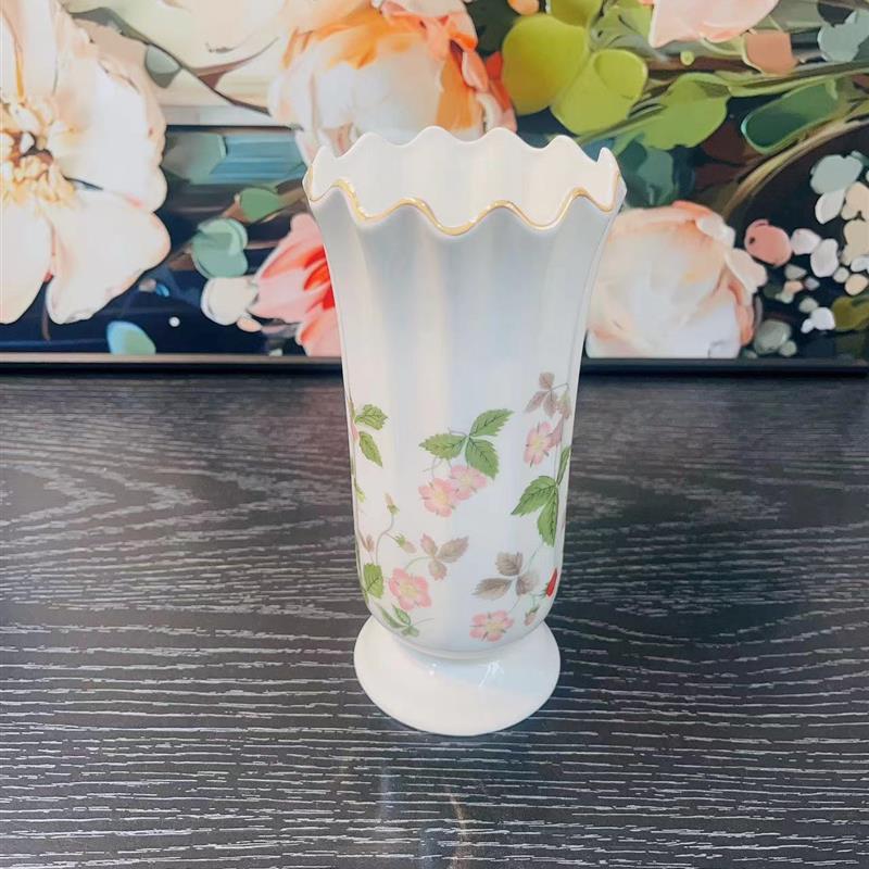 出口小清新野草莓骨瓷花瓶陶瓷插花水培家居装饰摆件欧式白瓷居家