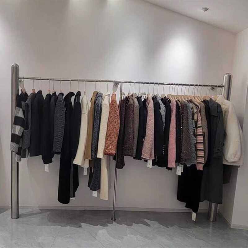 服装店陈列道具上墙挂衣杆壁挂式不锈钢挂衣架女装店货架银色架子