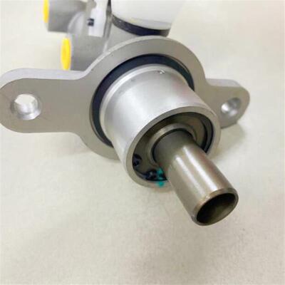 适用雪佛兰10-14款新赛欧1.21.4刹车总泵带油壶赛欧制动总泵