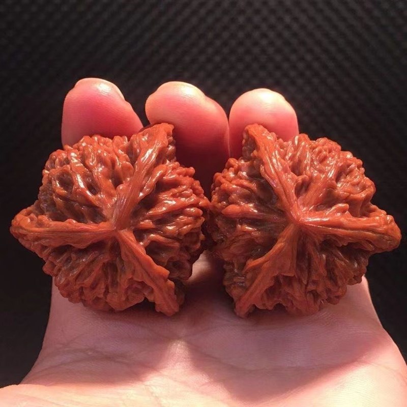 替换后文玩桃核三棱核桃无拼接的狮子大奔三道茎异型蛤蟆头麒麟纹