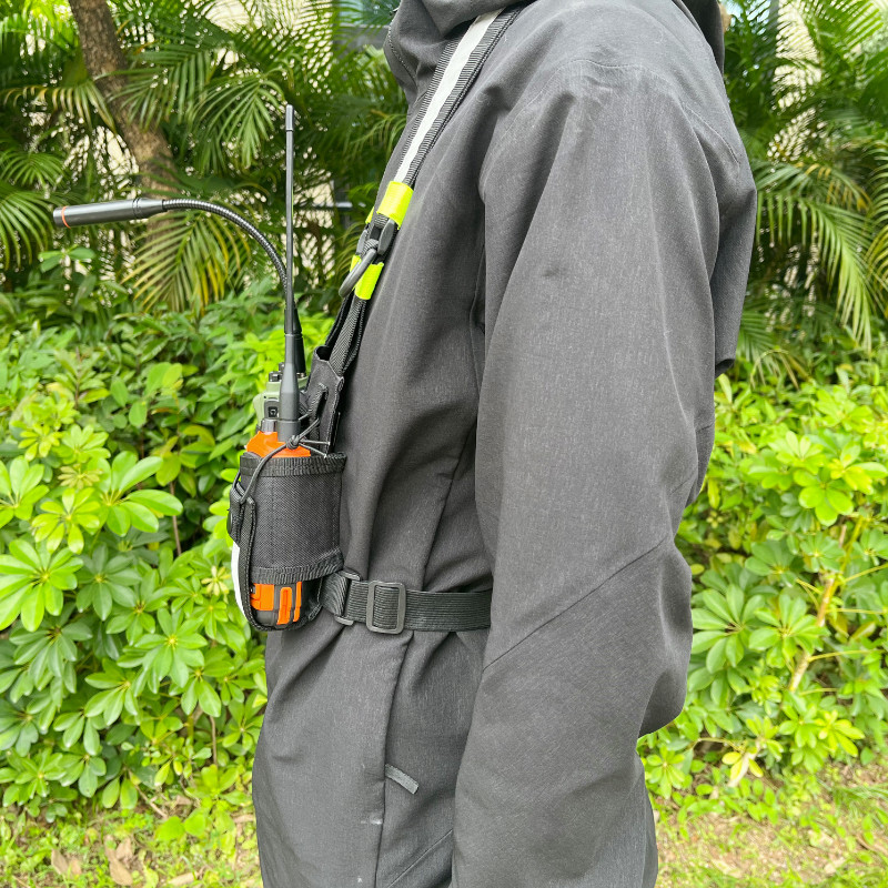 手持对讲机通用背包户外胸包骑行胸前挂包反光执勤水壶数码收纳袋