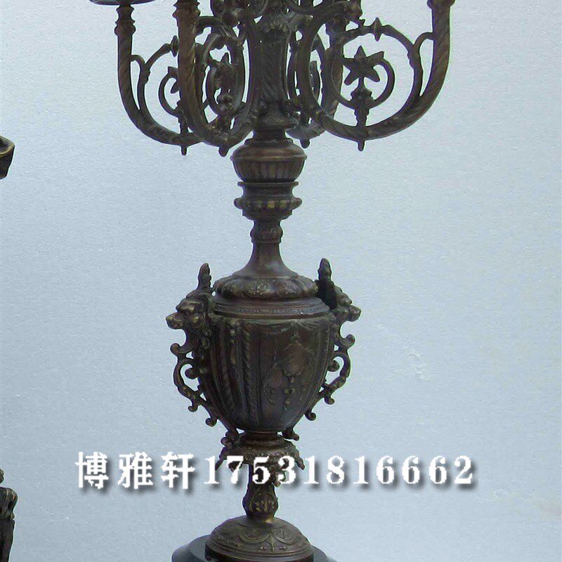 烛台古典铸铜老式蜡烛台复古做旧烛台家居样板间电影道具条案壁炉