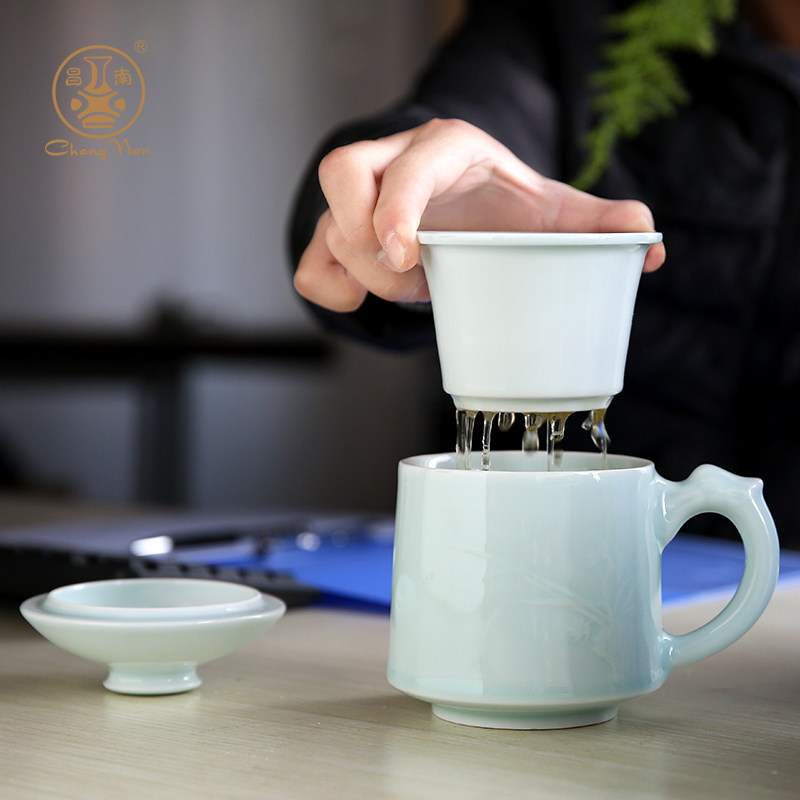 昌南景德镇陶瓷泡茶杯带盖过滤茶具办公室同心杯子定制玲珑杯子