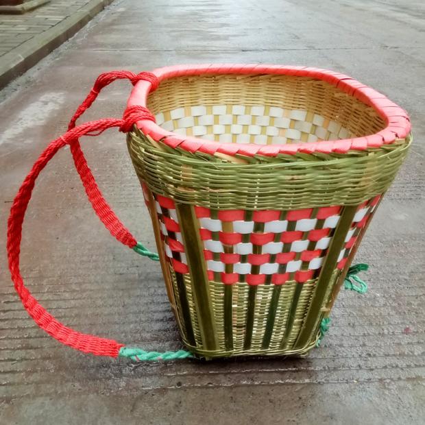 塑胶背篓背篼彩色家用塑料背框装水桶非竹编收纳框舞蹈道具包邮