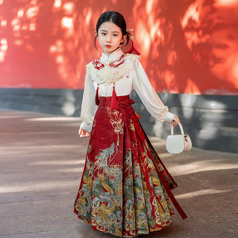 马面裙女童2026新款春装女孩B汉服新中式上衣明制中国风儿童套装图片