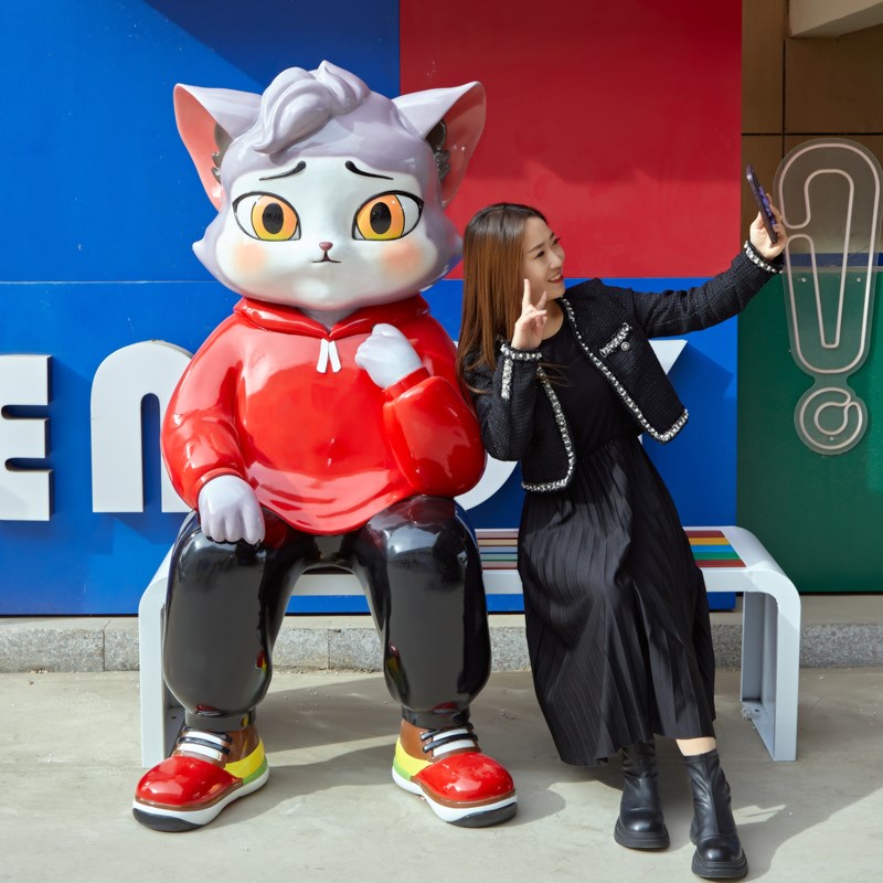 玻璃钢雕塑卡通猫网红打卡商场店门口户外休闲商业街装饰摆件定制