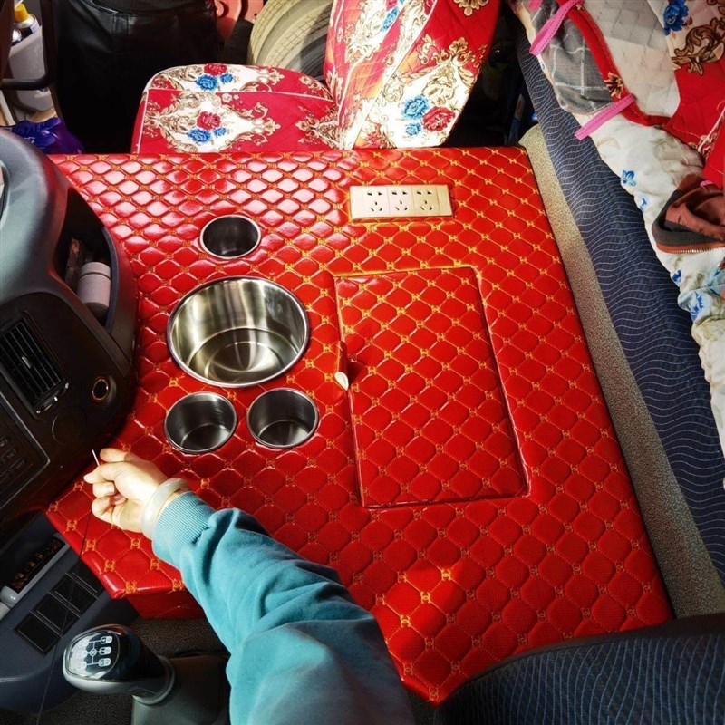 豪沃380HOWO专用车载暖壶架水杯支架水壶架饮水机汽车用品配件。