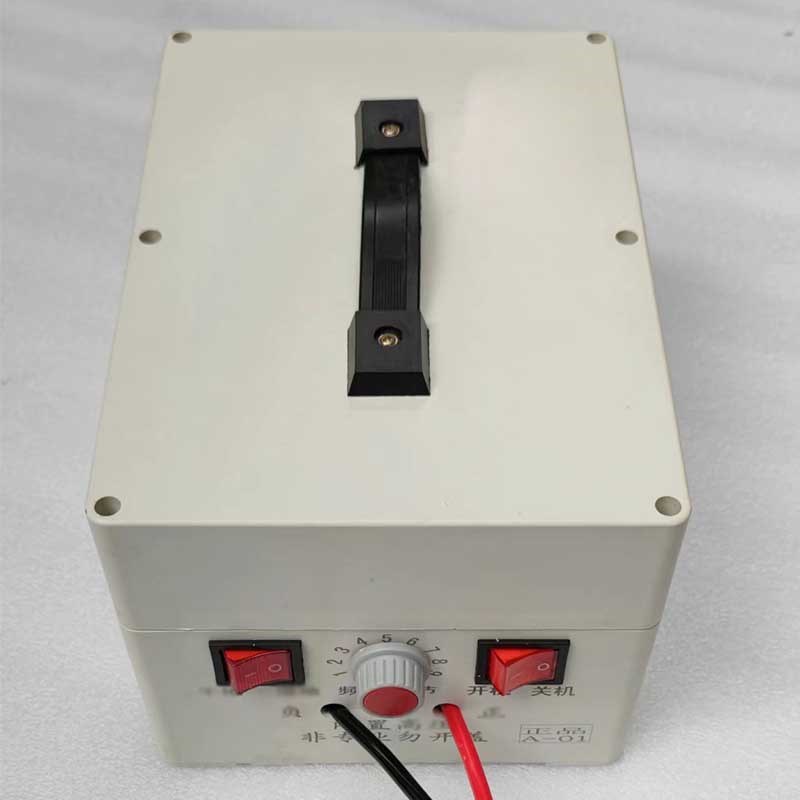 新款12v电源转换器其它元器件图片