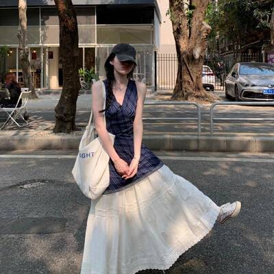 夏日ootd穿搭裙子套装韩系白色半身裙背心格子上衣绝美纯欲两件套