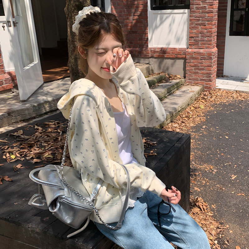 春秋多巴胺奶黄色小碎花