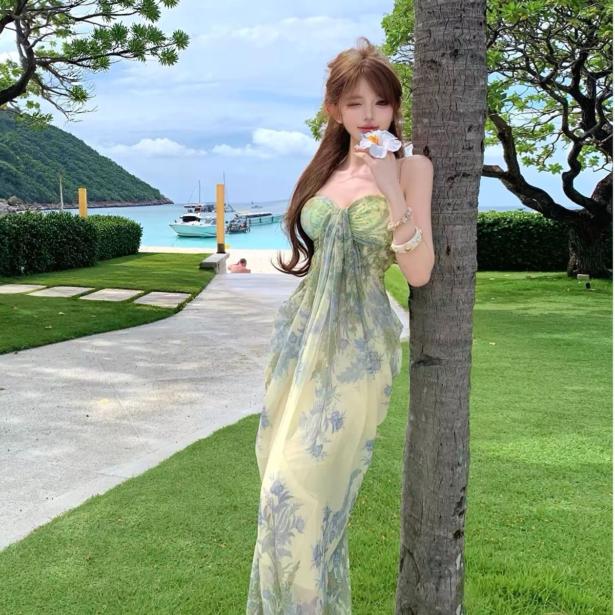海边度假纯欲绿色碎花印花吊带抹胸长裙绝美海岛出片沙滩连衣裙女