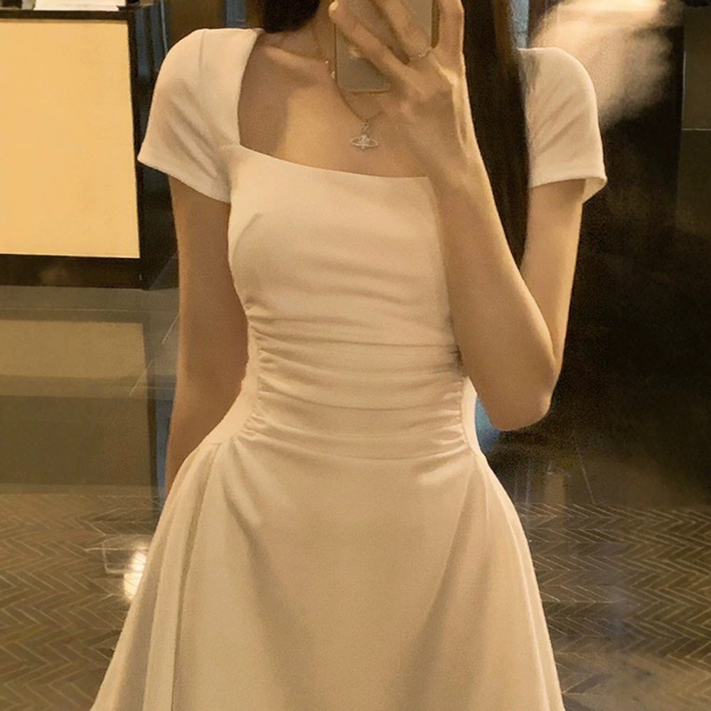 白色感初恋长裙子女夏季收腰显瘦法式方领茶歇气质短袖连衣裙