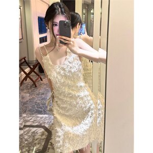 夏季新款法式复古收腰显瘦感气质名媛性感小香风吊带连衣裙女