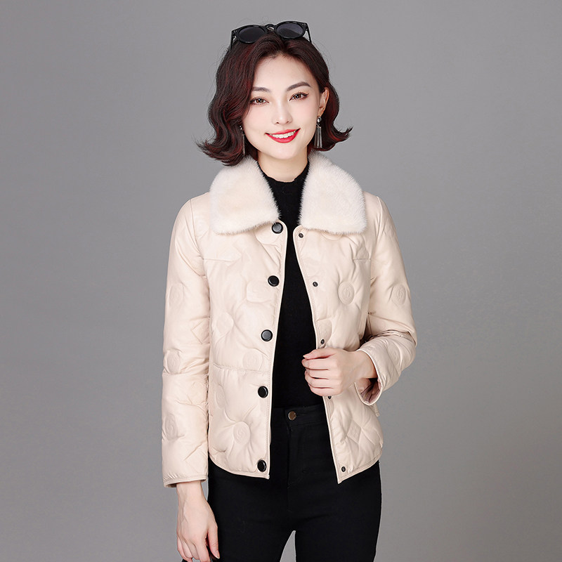 真皮羽绒服女短款皮草外套绵羊皮图片