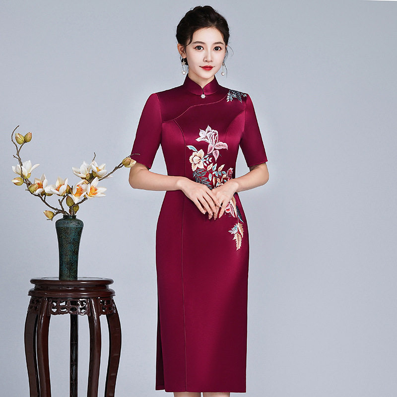 红色喜婆婆装高端旗袍新款高贵妈妈婚宴礼服修身连衣裙